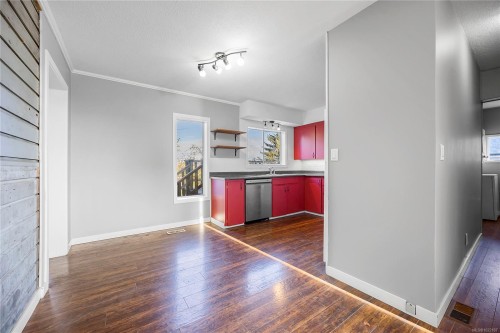 680 Pine St, Nanaimo, BC - Indoor