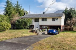 261 Ambleside Dr  Sayward, BC V0P 1R0