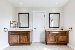 Salle de bains attenante à la CCP - 