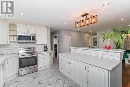 1326 Tara Drive, Ottawa, ON - Indoor Photo Showing Kitchen