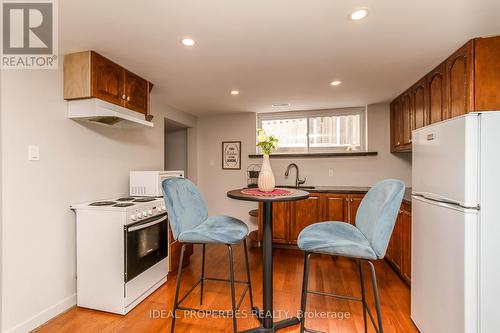 1326 Tara Drive, Ottawa, ON - Indoor Photo Showing Kitchen