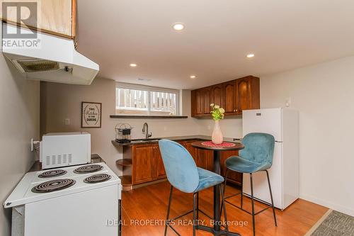 1326 Tara Drive, Ottawa, ON - Indoor Photo Showing Kitchen