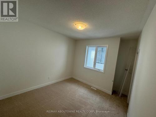 1043 Thompson Drive, Oshawa, ON - Indoor Photo Showing Other Room