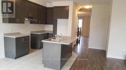 71 Fingland Crescent, Hamilton, ON - Indoor Photo Showing Kitchen