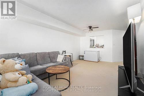 107 - 318 Lorry Greenberg Drive, Ottawa, ON - Indoor Photo Showing Living Room