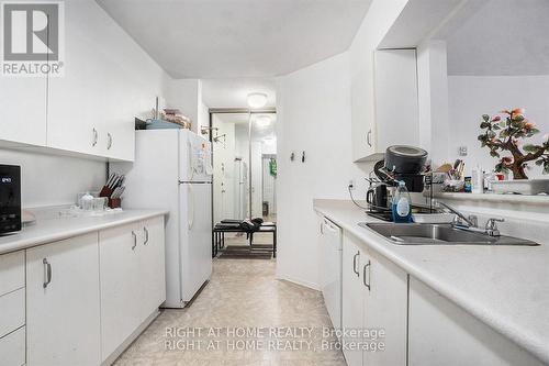 107 - 318 Lorry Greenberg Drive, Ottawa, ON - Indoor Photo Showing Kitchen