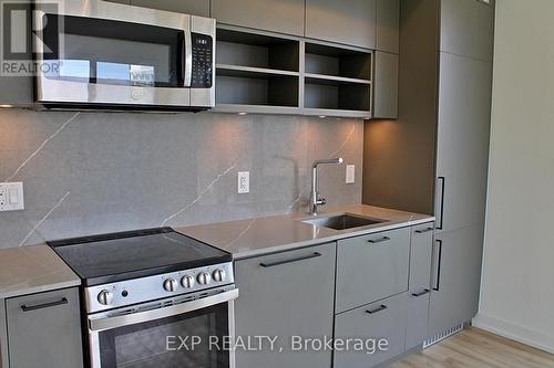 1710 - 135 East Liberty Street, Toronto, ON - Indoor Photo Showing Kitchen