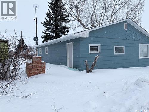 202 Saskatchewan Avenue, Liberty, SK - Outdoor