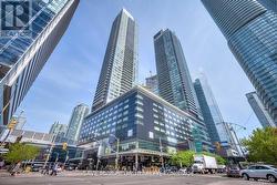 4211 - 55 BREMNER BOULEVARD  Toronto, ON M5J 0A6