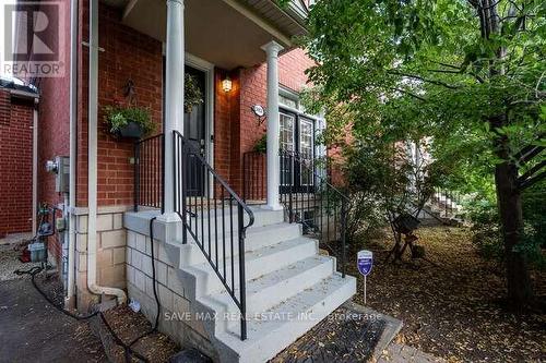 3452 Eglinton Avenue W, Mississauga, ON - Outdoor