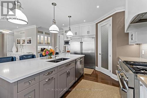 327 Sunnybrae Avenue, Innisfil, ON - Indoor Photo Showing Kitchen With Stainless Steel Kitchen With Double Sink With Upgraded Kitchen