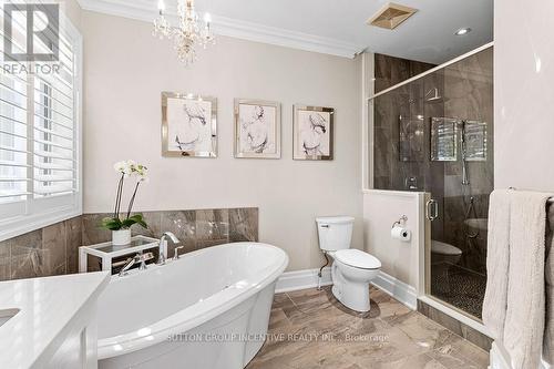 327 Sunnybrae Avenue, Innisfil, ON - Indoor Photo Showing Bathroom