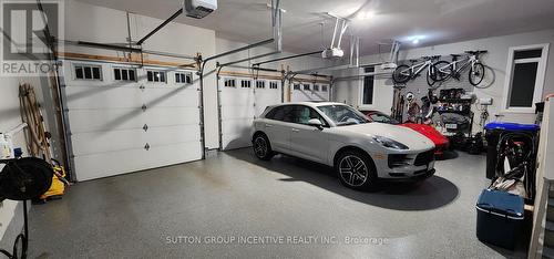 327 Sunnybrae Avenue, Innisfil, ON - Indoor Photo Showing Garage