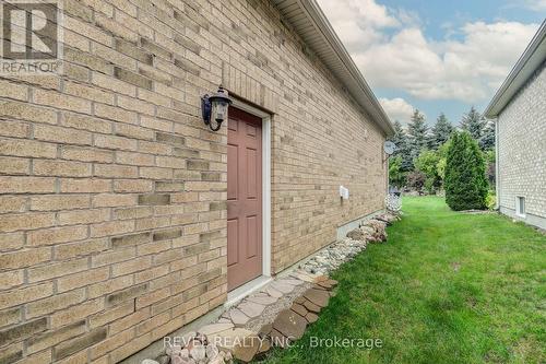 126 Aberfoyle Mill Crescent, Puslinch, ON - Outdoor With Exterior