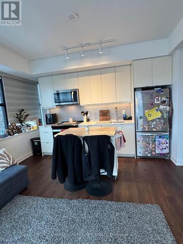 420B - 1604 Charles Street, Whitby, ON - Indoor Photo Showing Kitchen