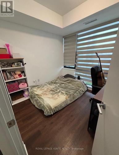 420B - 1604 Charles Street, Whitby, ON - Indoor Photo Showing Bedroom