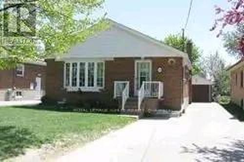 Bsmt B - 19 Bardwell Crescent, Toronto, ON - Outdoor