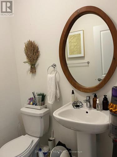 21 Globemaster Lane, Richmond Hill, ON - Indoor Photo Showing Bathroom