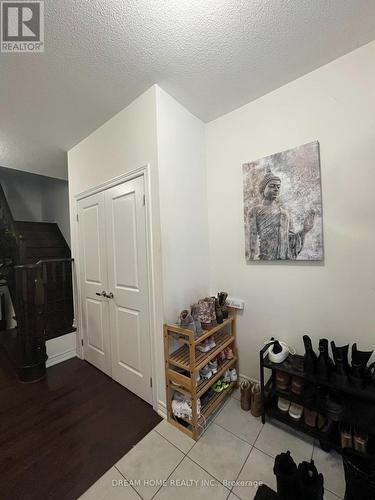 21 Globemaster Lane, Richmond Hill, ON - Indoor Photo Showing Other Room