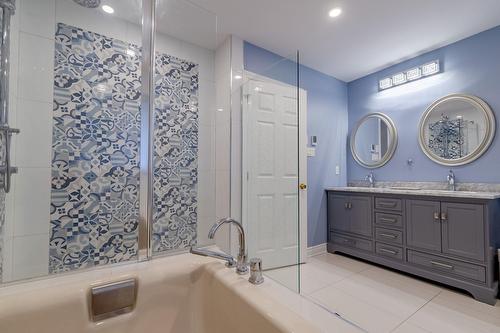 Salle de bains attenante à la CCP - 990 Rue Renoir, Brossard, QC - Indoor Photo Showing Bathroom