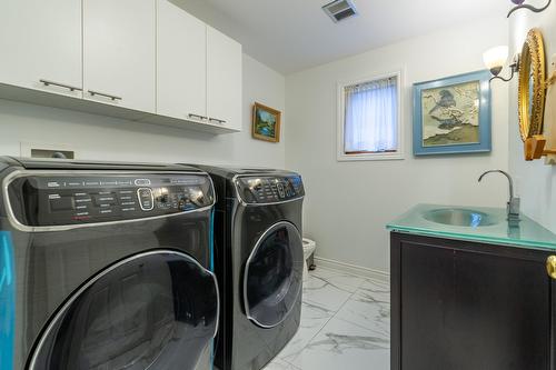 Salle d'eau - 990 Rue Renoir, Brossard, QC - Indoor Photo Showing Laundry Room