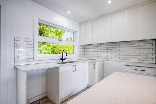 Cuisine - 145 Rue Mignonne, Saint-Jean-Sur-Richelieu, QC - Indoor Photo Showing Kitchen