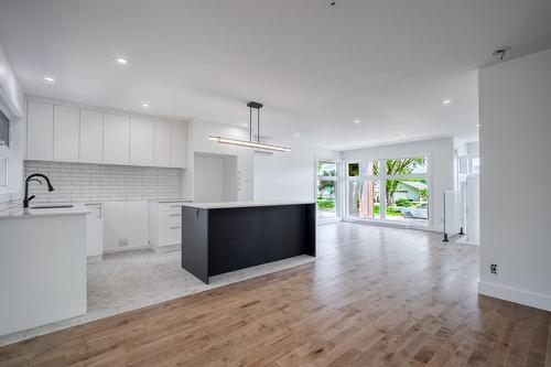 Vue d'ensemble - 145 Rue Mignonne, Saint-Jean-Sur-Richelieu, QC - Indoor Photo Showing Kitchen