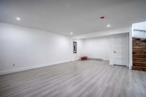 Salle familiale - 145 Rue Mignonne, Saint-Jean-Sur-Richelieu, QC - Indoor