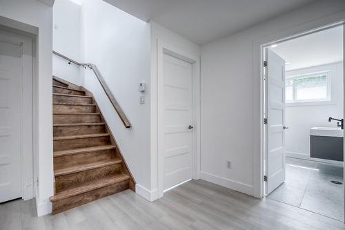 Escalier - 145 Rue Mignonne, Saint-Jean-Sur-Richelieu, QC - Indoor Photo Showing Other Room
