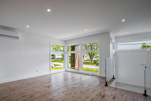 Salle à manger - 145 Rue Mignonne, Saint-Jean-Sur-Richelieu, QC - Indoor Photo Showing Other Room