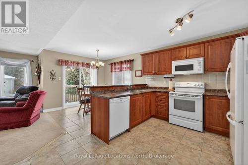 15 Princess Point Drive, Wasaga Beach, ON - Indoor Photo Showing Kitchen With Double Sink