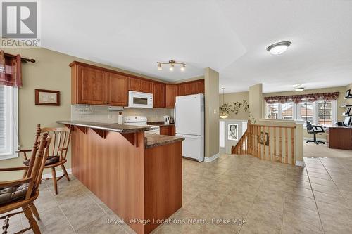 15 Princess Point Drive, Wasaga Beach, ON - Indoor Photo Showing Kitchen