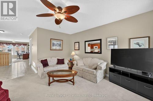 15 Princess Point Drive, Wasaga Beach, ON - Indoor Photo Showing Living Room