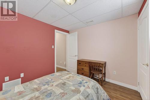 15 Princess Point Drive, Wasaga Beach, ON - Indoor Photo Showing Bedroom