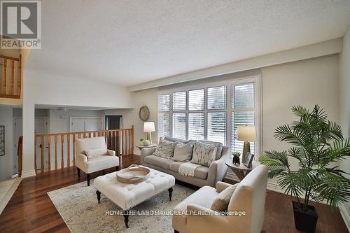16 Mansfield Crescent, Whitby, ON - Indoor Photo Showing Living Room