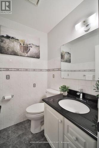 16 Mansfield Crescent, Whitby, ON - Indoor Photo Showing Bathroom