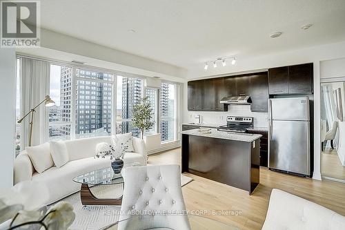 2005 - 360 Square One Drive, Mississauga, ON - Indoor Photo Showing Kitchen