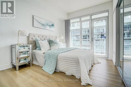 2005 - 360 Square One Drive, Mississauga, ON - Indoor Photo Showing Bedroom