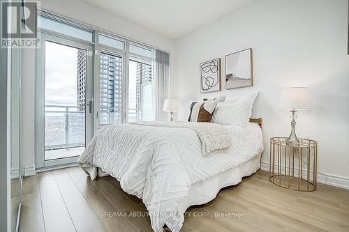 2005 - 360 Square One Drive, Mississauga, ON - Indoor Photo Showing Bedroom