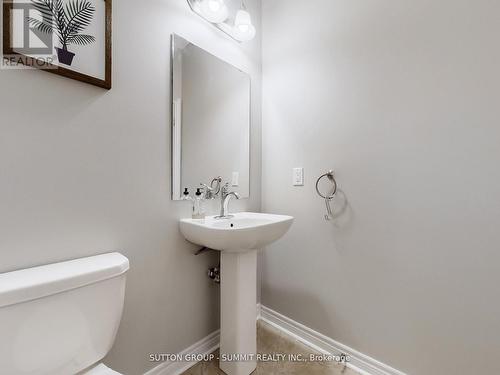 3050 Eberly Woods Drive, Oakville, ON - Indoor Photo Showing Bathroom