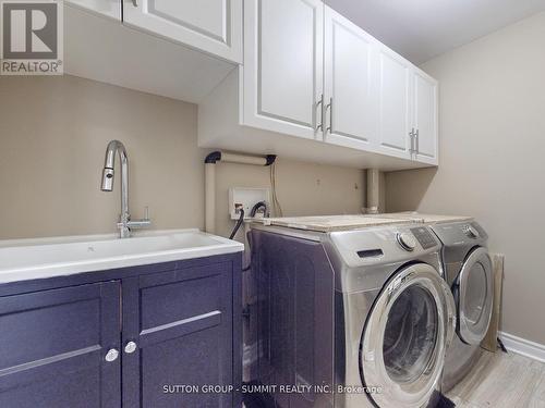3050 Eberly Woods Drive, Oakville, ON - Indoor Photo Showing Laundry Room