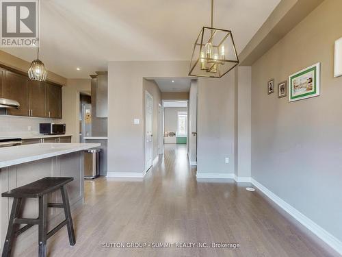 3050 Eberly Woods Drive, Oakville, ON - Indoor Photo Showing Kitchen