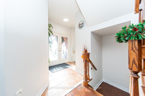 40 Tuscana Boulevard, Vaughan, ON - Indoor Photo Showing Other Room