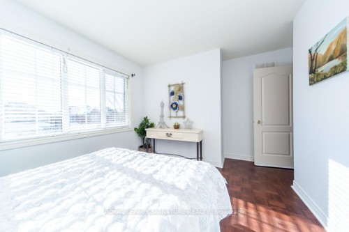 40 Tuscana Boulevard, Vaughan, ON - Indoor Photo Showing Bedroom