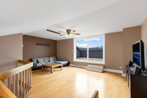 Mezzanine - 301-1390 Rue Hyman, Montréal (Pierrefonds-Roxboro), QC - Indoor