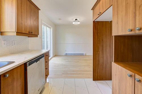 Cuisine - 9745 Rue Riverin, Brossard, QC - Indoor Photo Showing Kitchen