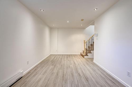 Salle familiale - 9745 Rue Riverin, Brossard, QC - Indoor Photo Showing Other Room