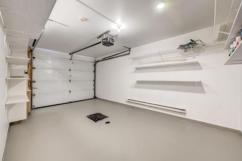 Garage - 9745 Rue Riverin, Brossard, QC - Indoor Photo Showing Garage