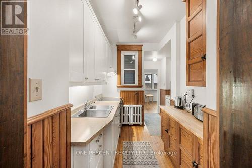 Main Floor Unit - 270 Arlington Avenue, Ottawa, ON - Indoor Photo Showing Kitchen With Double Sink