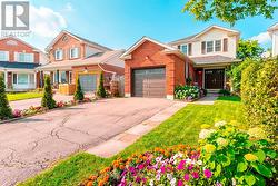 33 MOSSGROVE COURT  Clarington, ON L1E 1P3